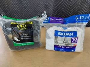 lot 3926 image: (2) 10 pack low cut socks
