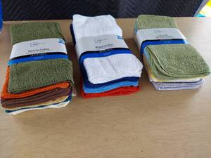 lot 3928 image: (3) 18 pack washcloths