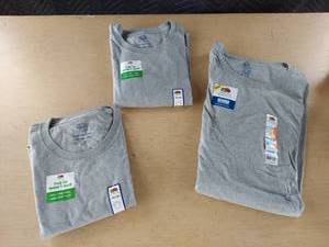 lot 3949 image: (3) 4xl t-shirts - 1 long sleeve