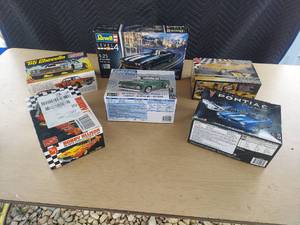 lot 3955 image: model car kits