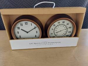 lot 3972 image: clock and Thermometer