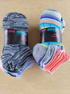 lot 3977 image: (2) 10 pack no show socks