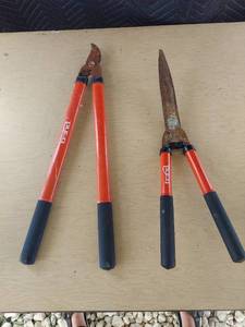 lot 3978 image: loppers and clippers