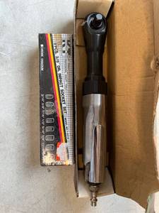 lot 2018 image: 38 Air Ratchet Wrench and 9 pcs. 38 Dr. Impact Socket Set