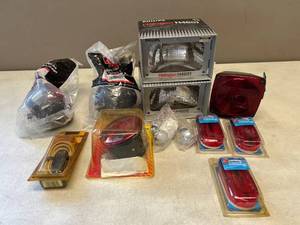 lot 2031 image: Mixed Lighting Lot