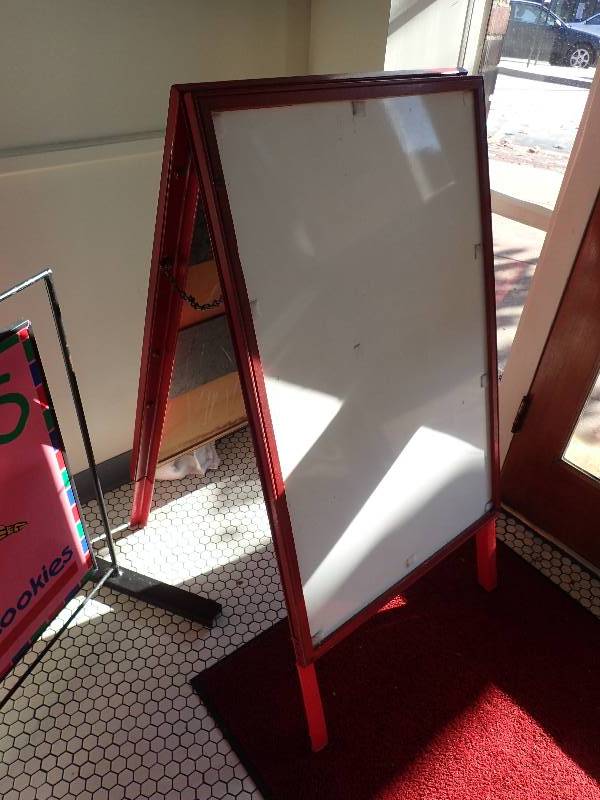 lot 1861 image: Metal Frame Doube Sided Outdoor Dry Erase Display Sign