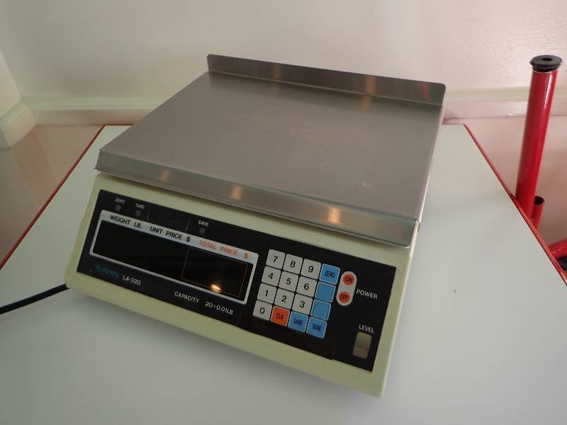 lot 1883 image: Kubota Counter Top Food Scale