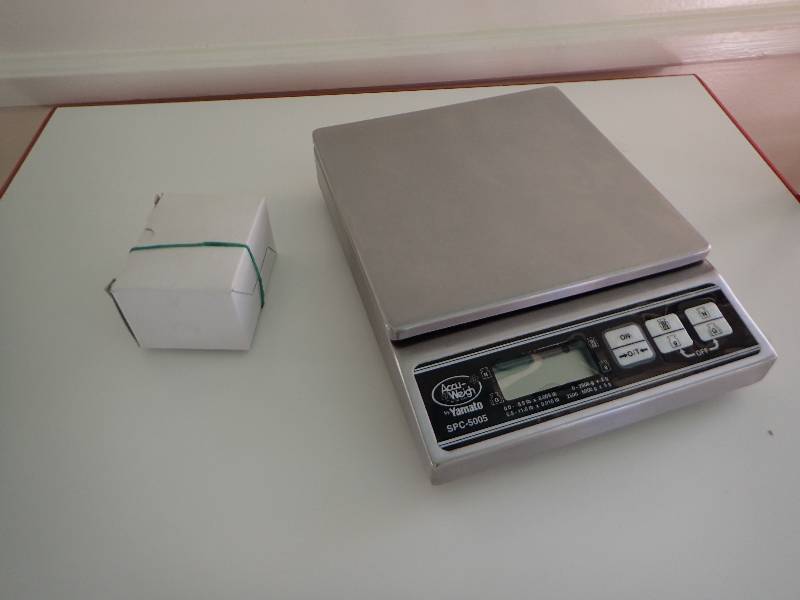 lot 1884 image: Yamato Accu-Weigh Counter Top Scale