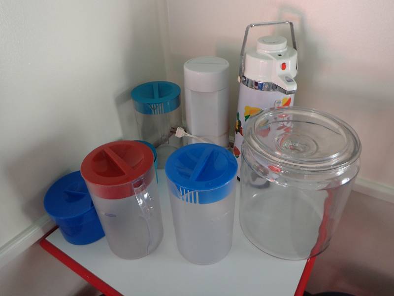 lot 1893 image: Air Pot With Clear Plastic Beverage Pitchers And Glass Jar