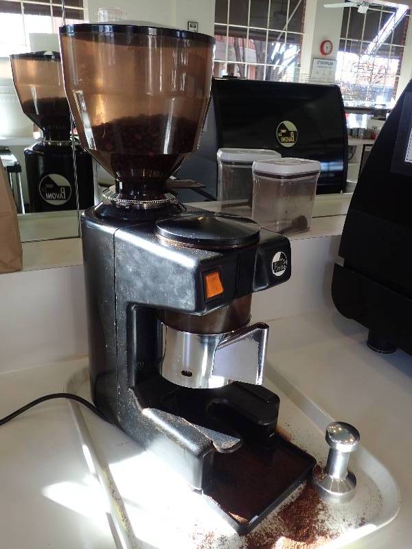 lot 1912 image: Pavoni Counter Top Commercial Coffee Bean Grinder