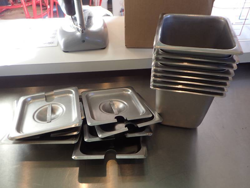 lot 1915 image: Lot Of (8) Stainless Food Inserts With Lids