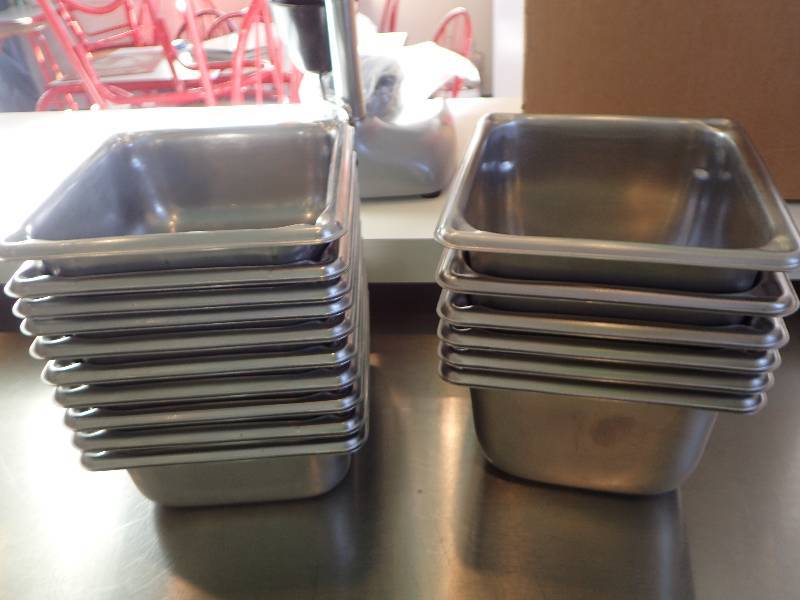lot 1916 image: Lot Of (10) 1.2quart Stainless Inserts With (6) 1.8quart Stainless Inserts