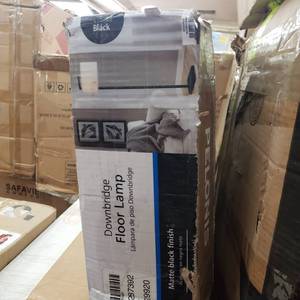 lot 74446 image: PELONIS PHO15A2AGB, Basic Electric Oil Filled Radiator,black space heater, 26.10 x 14.20 x 11.00 (B08TGXDRNZ)