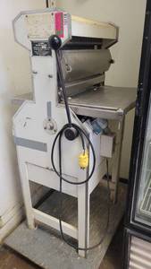 lot 10118 image: Oliver Products Company 123201 Bread Slicer