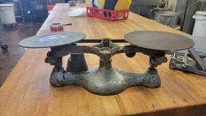 lot 10183 image: Old Fashioned Scale