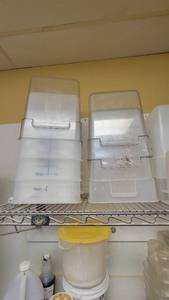 lot 10185 image: Lot of 6 Large 18 Quart Cambro Food Storage Container W Lids
