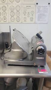 lot 10361 image: Commerical Hobart Slicer Model 1612