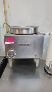 lot 10369 image: Wells SW-10 Countertop Hot Well Soup Warmer