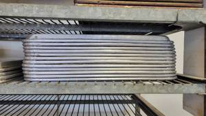 lot 10441 image: Lot of 12 Aluminum Full Size Baking Pans