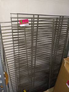 lot 15240 image: 4 Wire Racks