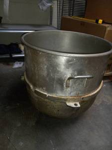 lot 15244 image: 140 quart commercial mixing bowl