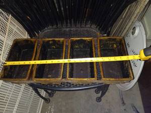 lot 15286 image: 4 Loaf Strap Pan