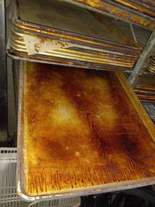 lot 15298 image: Aluminum baking sheets