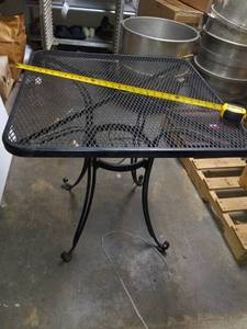 lot 15305 image: Black Metal Table with 4 Chairs