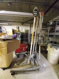 lot 15327 image: Commercial Mixing Bowl Lift
