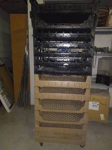 lot 15330 image: Plastic Bread shelf on Casters