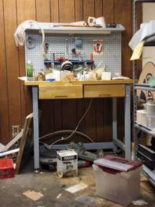 lot 15428 image: Work Bench - includes small tools - see photos