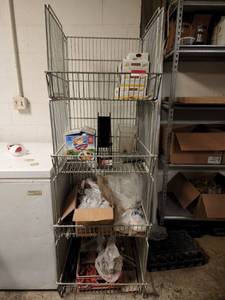 lot 15457 image: 4 Tier Wire Shelf - Easily Dissasembled