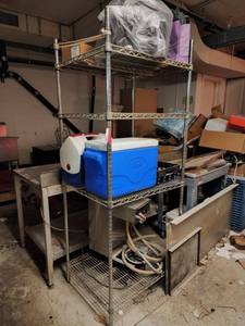 lot 15469 image: 4 Tier Metro Rack - Contents Included