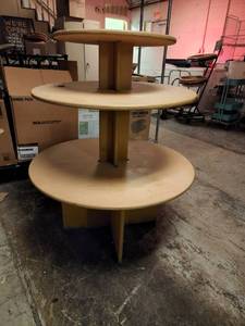 lot 15470 image: 3 Tier Round Display Rack