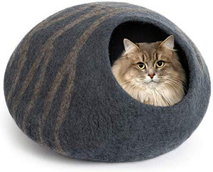 lot 49277 image: Meowfia Cat bed