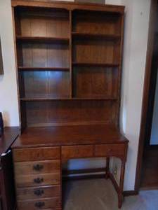 lot 2867 image: Wood Desk.