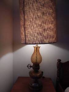 lot 2863 image: Amber Table Lamp