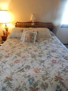 lot 2860 image: Queen bed  Wooden Headboard