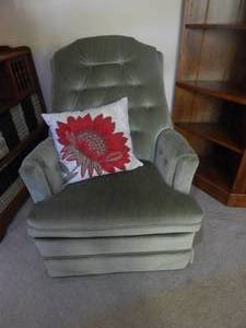 lot 2810 image: Vintage 70s Style Chair