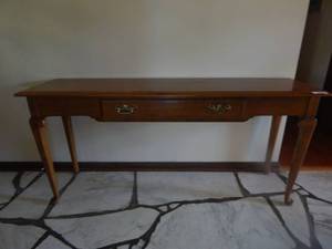 lot 2813 image: Excellent Wood Sofa Table