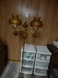 lot 2782 image: Unique Vintage Amber Glass Lamp