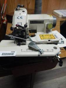 lot 2688 image: Blind Stitcher Sewing Machine