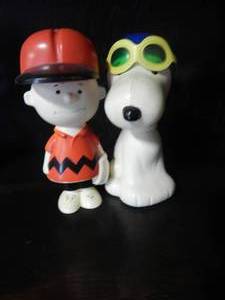 lot 2791 image: Charlie Brown and Snoopy Figures