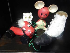 lot 2928 image: Cool  Red Leather Toy Mouse