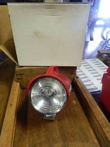 lot 2905 image: Vintage Peerless Solid State Bicycle LampRadio