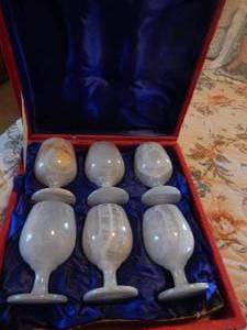 lot 2670 image: Six White Onyx Wine Glasses