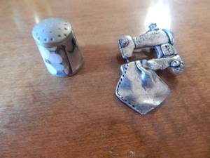 lot 2947 image: Abalone Sewing Thimble and Pin