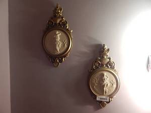 lot 3658 image: Two Gold Wall Hanging Decor