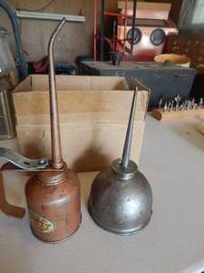 lot 2668 image: Golden Rod & Eagle  Oil Cans