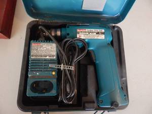 lot 2664 image: Makita Cordless Drill